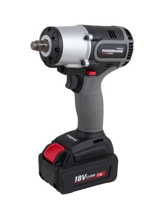 Cordless clearance ratchet wrench
